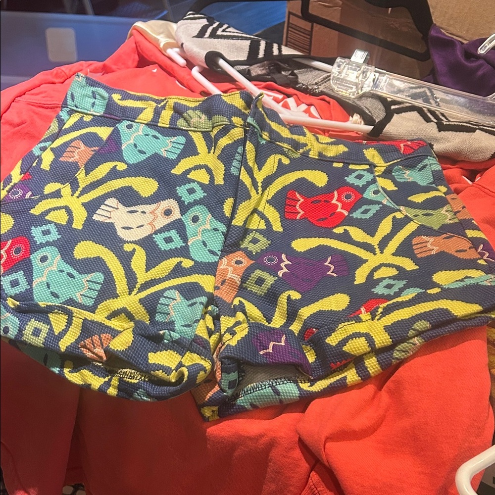 Judith March Sz 2 Bird Patterned Ruffle Pocket Short Shorts EUC